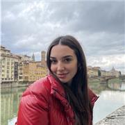 Studentessa di quarta liceo scientifico impartisce lezioni di matematica e italiano ad alunni di massimo terza media